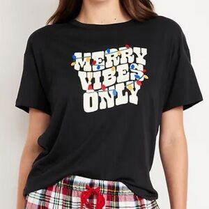 Old Navy‎ Women’s Holiday Graphic T-shirt